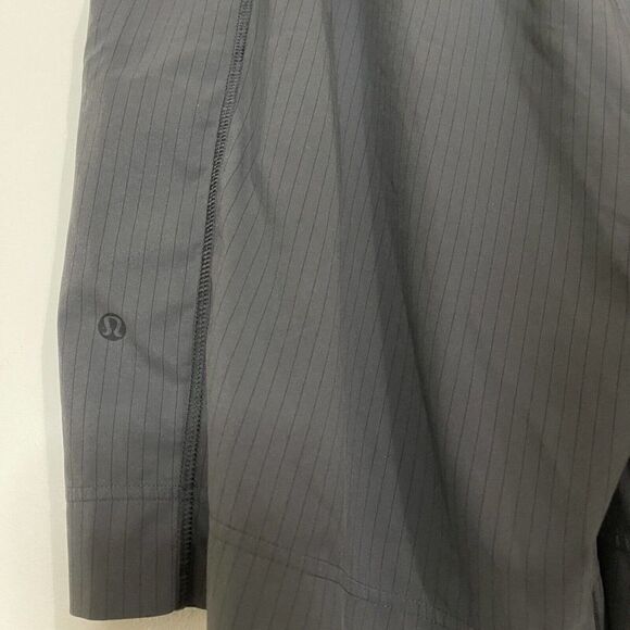 Lululemon Gray pinstripe Men board shorts active wear large - Picture 4 of 4